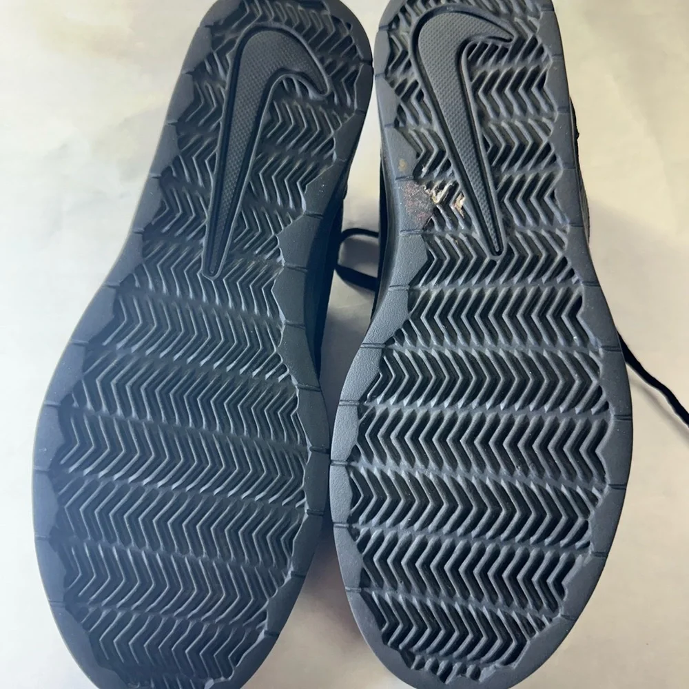Nike women -Black Mesh Sneakers